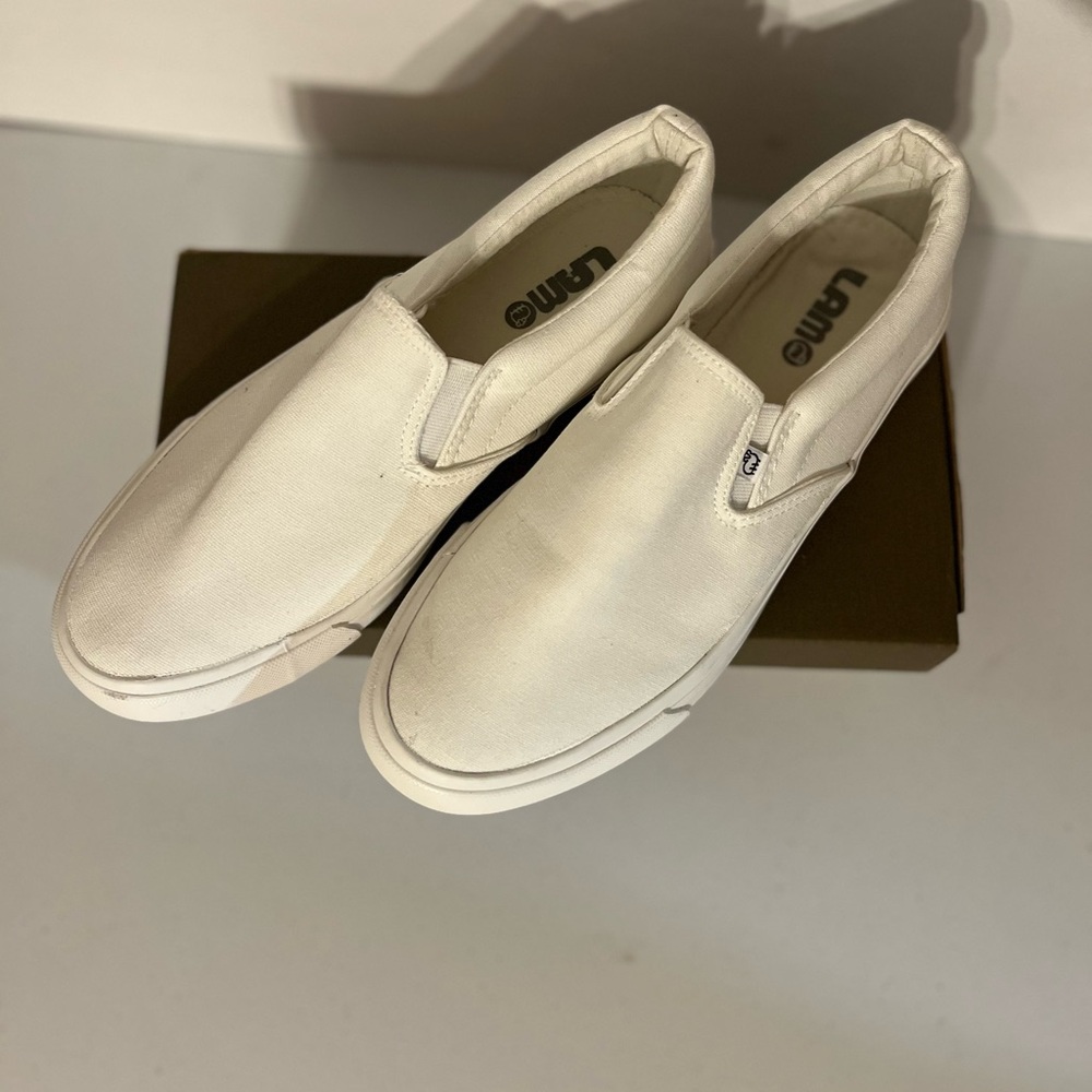 New! Size 7.5 white Lucy canvas by LAMO